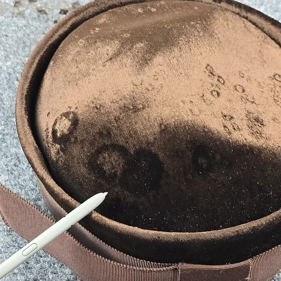 Lot of 3 Vintage Women's Cocktail Fascinator Hats + Box Needs Cleaning & Shaping - Picture 15 of 16